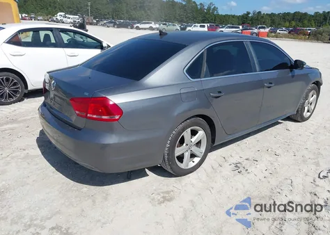 2013 Volkswagen Passat 2.5L Se из США, поврежденный, VIN 1VWBH7A39DC012622